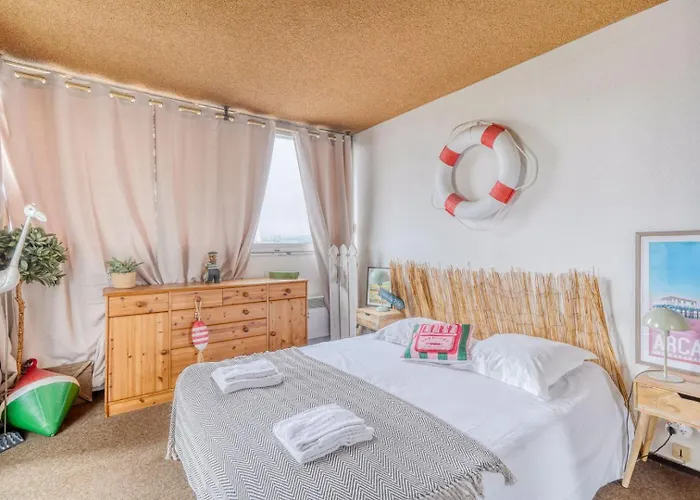 Apartment De Front De *