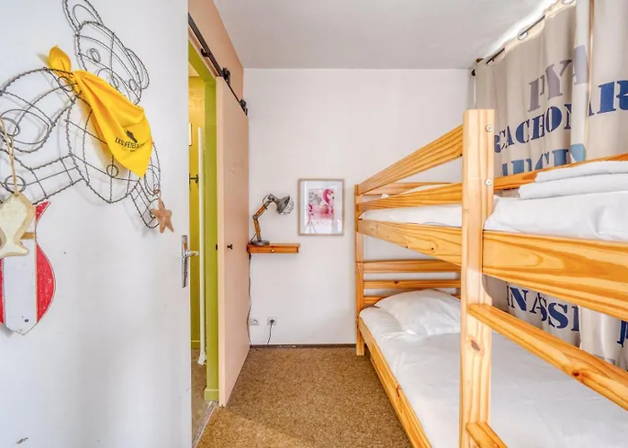 De Front De Apartment